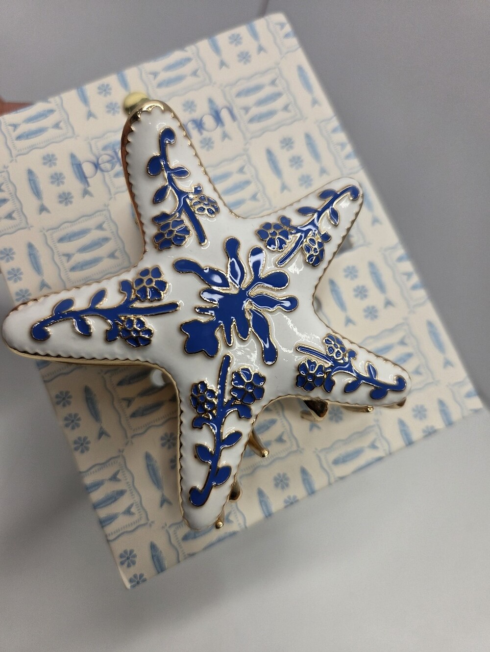 💙▪️Persimmon ▪️White & Blue Starfish Hair Metal Claw Clip with Gold Accents - Picture 8 of 8